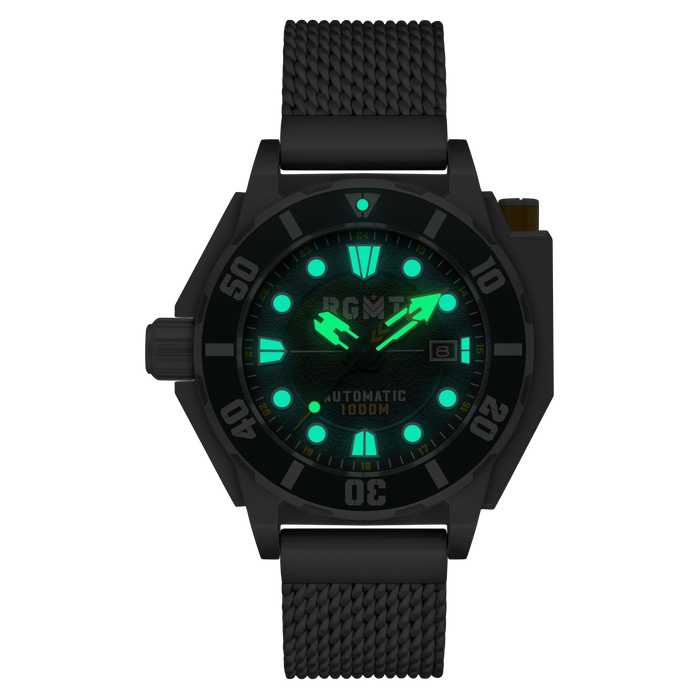 RGMT Torpedo Automatic Diver Military Green angled shot picture