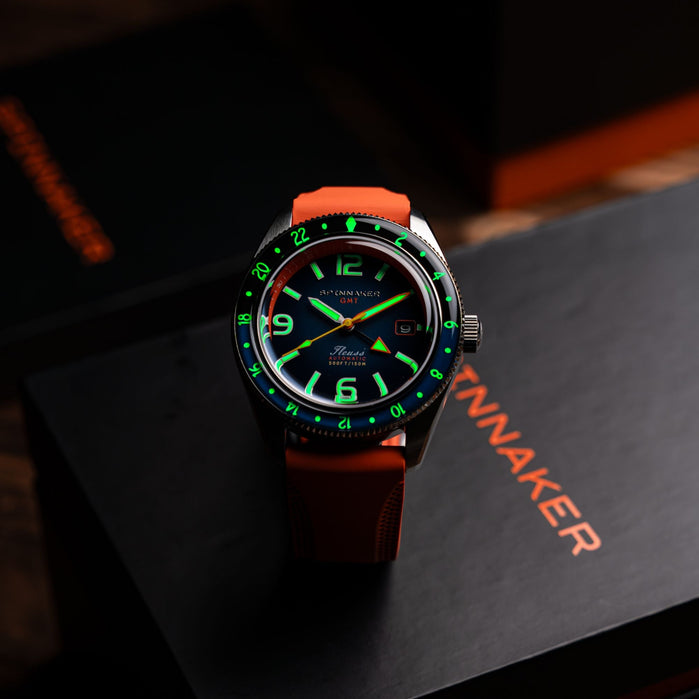 Spinnaker Fleuss GMT Automatic Deep Blue angled shot picture