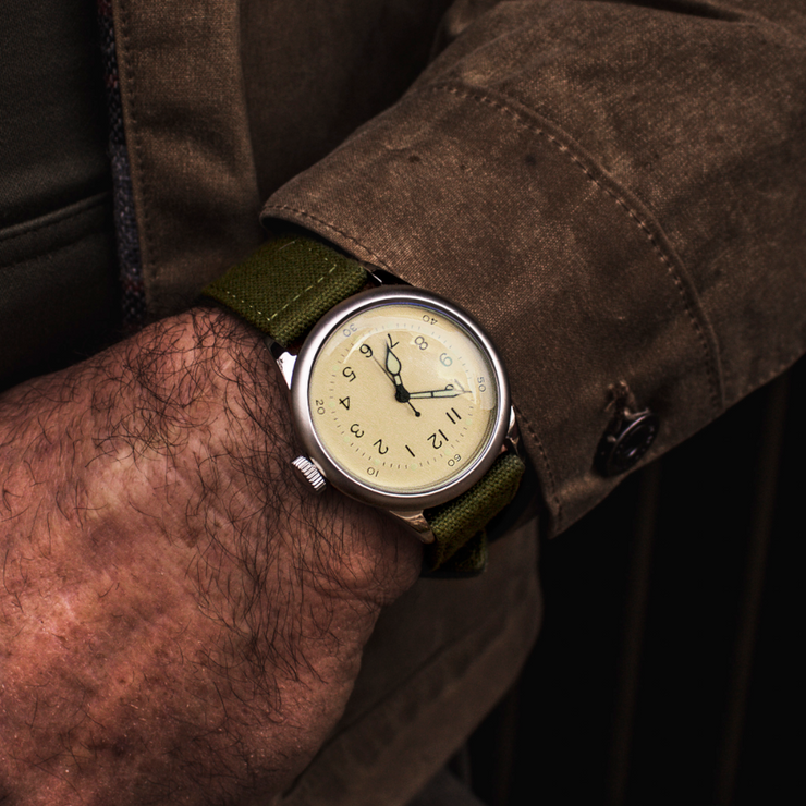 Praesidus Service Watch - White Canvas