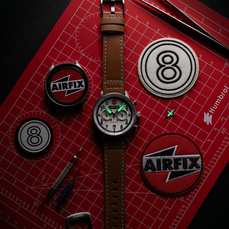 AVI - 8 Carey Dual Time Airfix Edition Silver White - Watches.com - AV - 4088 - 06