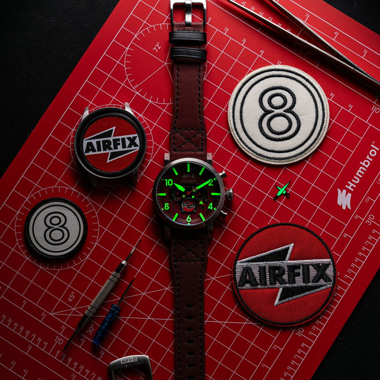 AVI - 8 Gibson Dual Time Chronograph Airfix Edition Hazard Red - Watches.com - AV - 4107 - 04