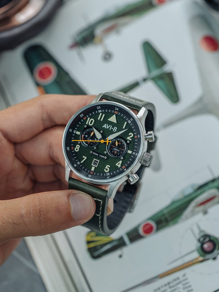 AVI - 8 Hawker Hurricane Carey Dual Time Merville - Watches.com - AV - 4088 - 02