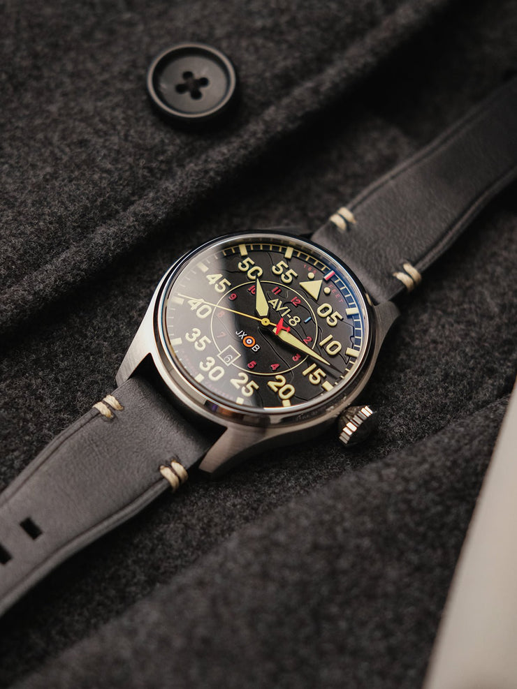 AVI - 8 Hawker Hurricane Clowes Automatic Kenley - Watches.com - AV - 4097 - 03