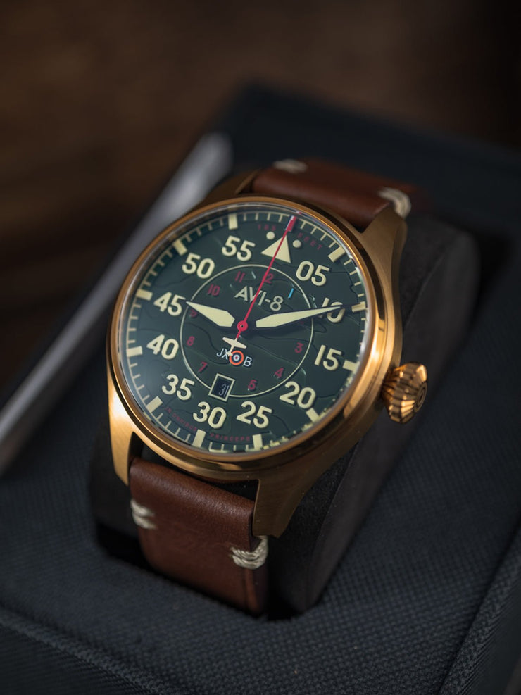 AVI - 8 Hawker Hurricane Clowes Automatic Northolt - Watches.com - AV - 4097 - 04