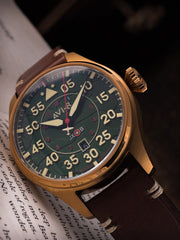 AVI - 8 Hawker Hurricane Clowes Automatic Northolt - Watches.com - AV - 4097 - 04