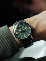 AVI - 8 Spitfire Smith Automatic Reading - Watches.com - AV - 4090 - 03