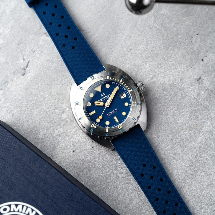 Dominatore Del Mare Amalfi Automatic Cambridge Blue angled shot picture