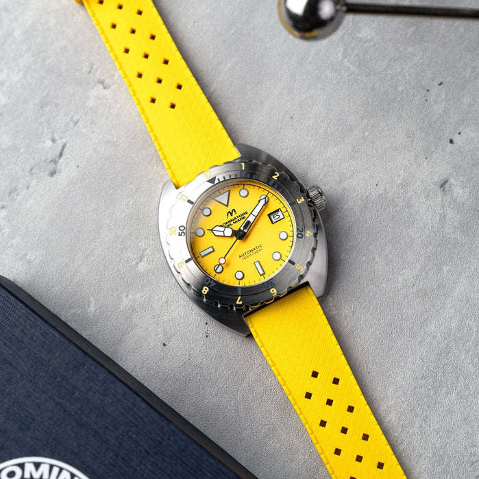 Dominatore Del Mare Amalfi Automatic Citrine Yellow angled shot picture