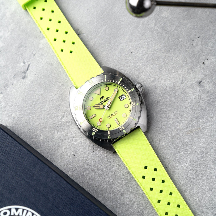 Dominatore Del Mare Amalfi Automatic Lime Green angled shot picture