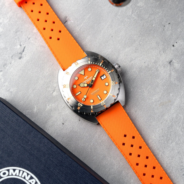 Dominatore Del Mare Amalfi Automatic Retro Orange angled shot picture