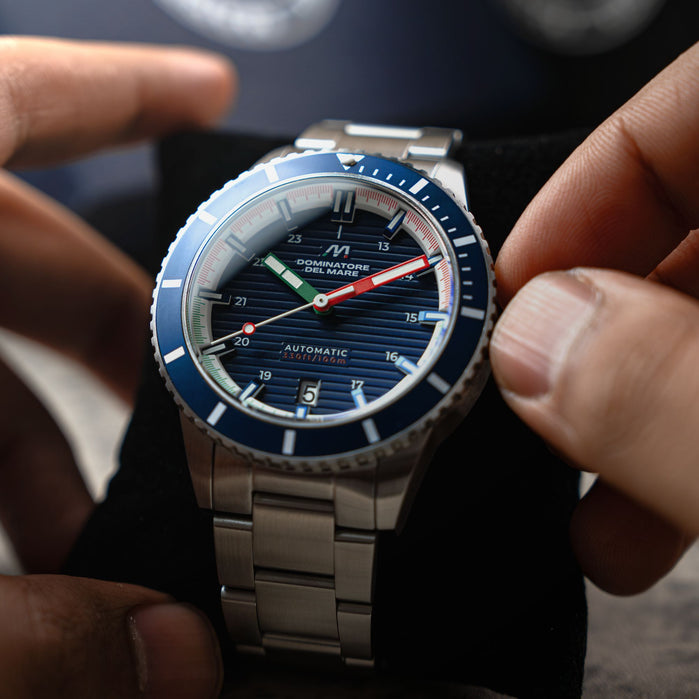 Dominatore Del Mare Scilla Automatic Oxford Blue angled shot picture