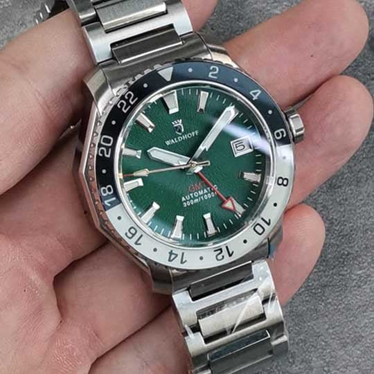 Manufaktur Waldhoff Atlas GMT SS Vanuatu - Watches.com - MW - 23G - SS