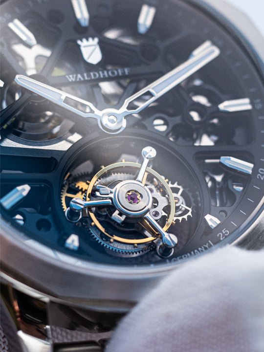 Manufaktur Waldhoff Vanguard V8 Tourbillon Dark Slate - Watches.com - MW - 9B