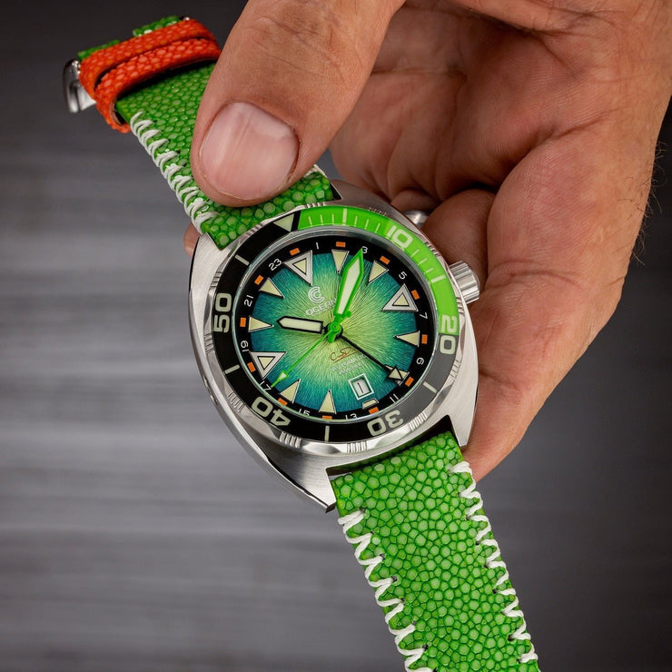 Ocean Crawler Core Diver GMT Swiss Automatic V3 Green Limited Edition - Watches.com - 