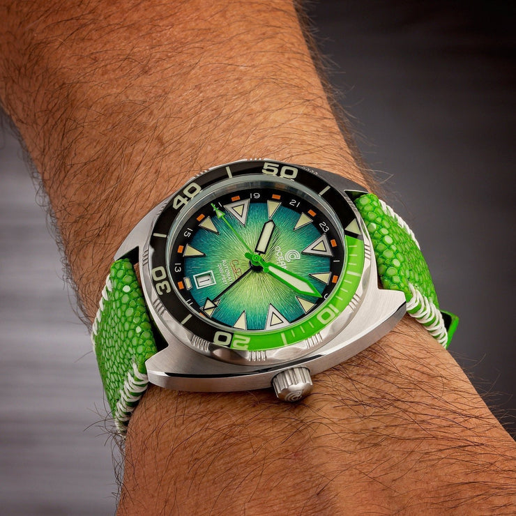 Ocean Crawler Core Diver GMT Swiss Automatic V3 Green Limited Edition - Watches.com - 