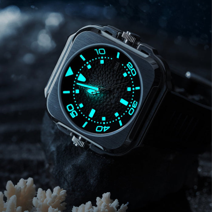 Olto-8 Coral Steward Diving Automatic Shadow Black angled shot picture