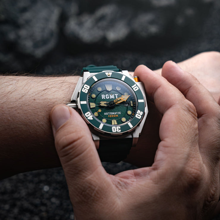 RGMT Torpedo Automatic Diver Military Green - Watches.com - RG - 8027 - 77