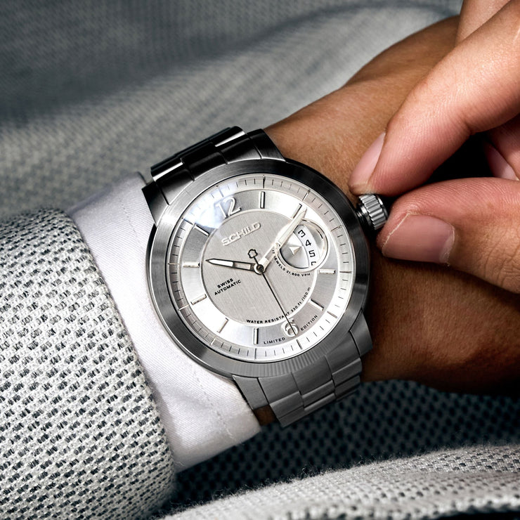 Schild Heinrich Minimal Swiss Automatic Limited Edition Matte Silver - Watches.com - SC - 1015 - 11