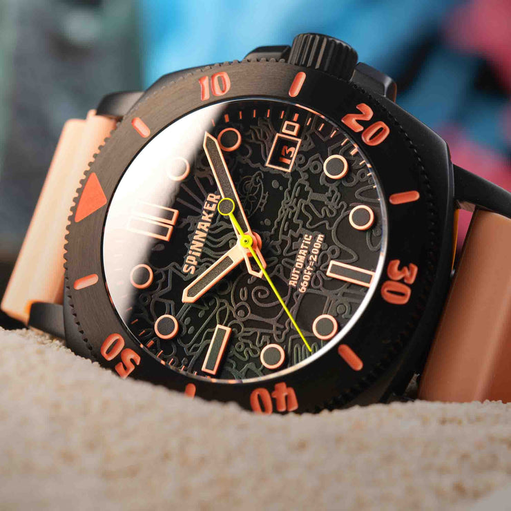 Spinnaker Hull Diver Automatic Spongebob SquarePants Pink Patrick Limited Edition - Watches.com - SP - 5147 - 02