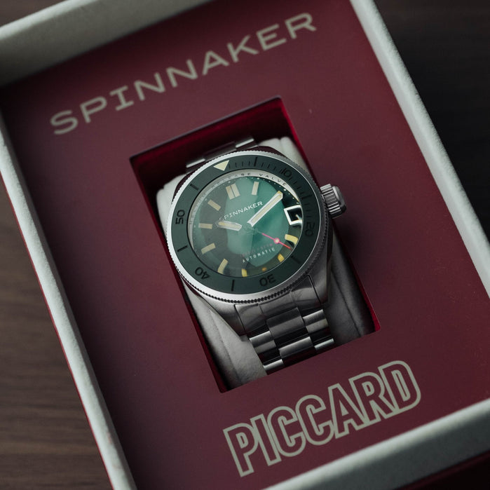 Spinnaker Piccard Automatic 550 Meters Hunter Green angled shot picture