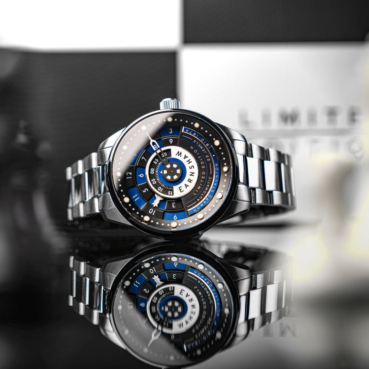 Thomas Earnshaw Staunton Chess Set Automatic Limited Edition Pawn Blue - Watches.com - ES - 8282 - 55