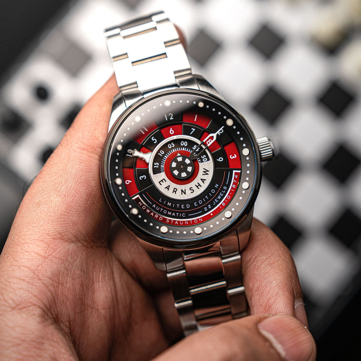 Thomas Earnshaw Staunton Chess Set Automatic Limited Edition Queen Red - Watches.com - ES - 8282 - 66