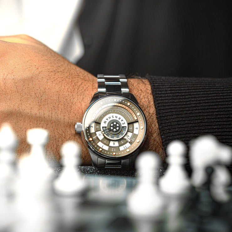 Thomas Earnshaw Staunton Chess Set Automatic Limited Edition Stalemate Grey - Watches.com - ES - 8282 - 99