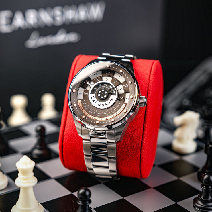 Thomas Earnshaw Staunton Chess Set Automatic Limited Edition Stalemate Grey - Watches.com - ES - 8282 - 99