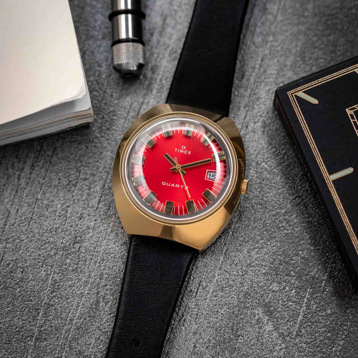 Timex Q 1972 Reissue Gold Red angled shot picture