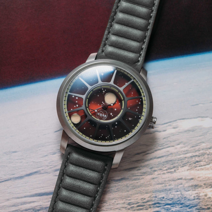 Xeric NASA Apollo 15 American Automatic Red Dwarf - Watches.com - APA - 1182 - 11L