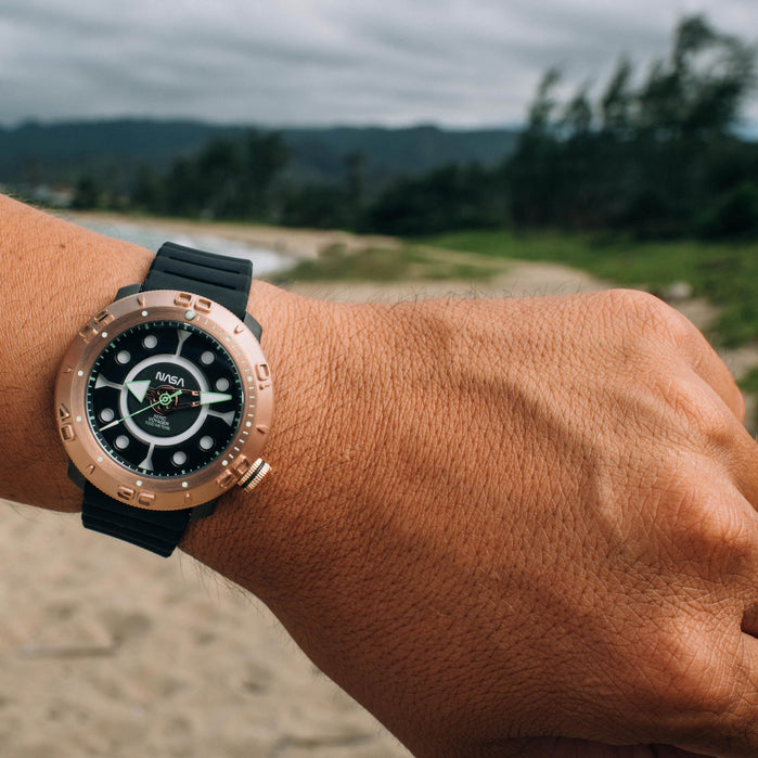 Xeric NASA Voyager Automatic 1000m Diver Callisto angled shot picture