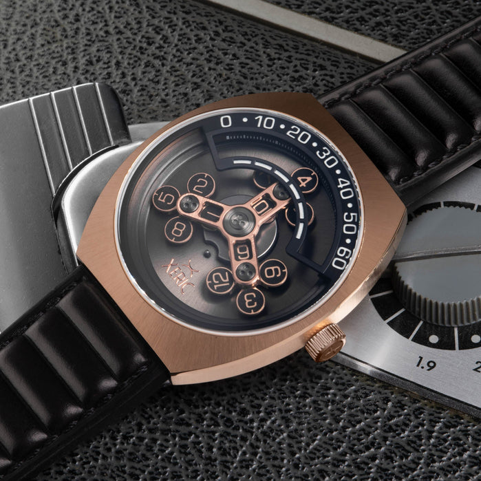 Xeric Scrambler Automatic Wandering Hour Rose Gold Gunmetal angled shot picture