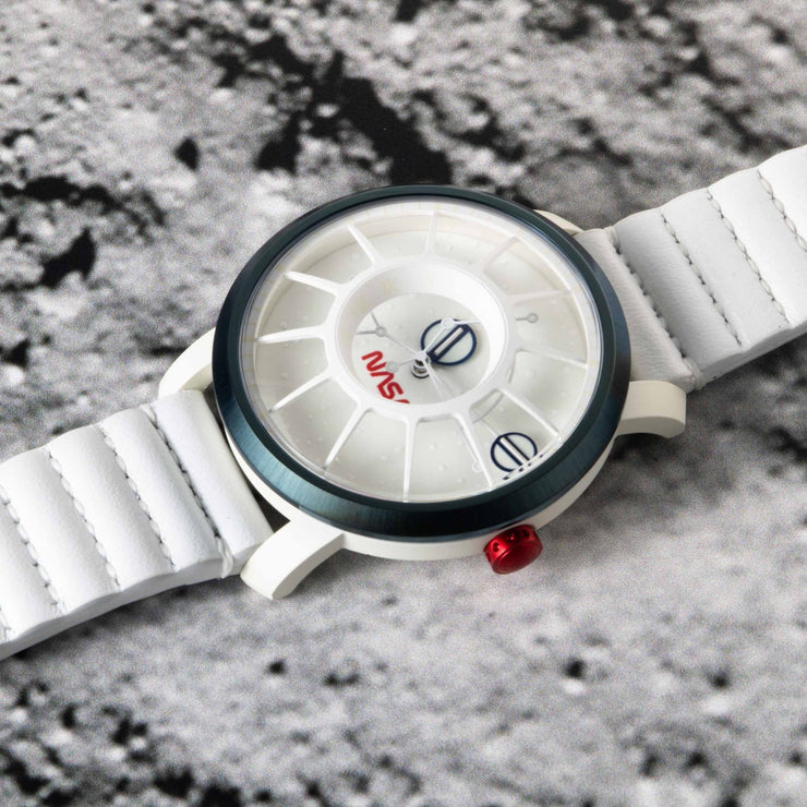 Xeric Trappist - 1 Automatic NASA Edition Saturn V - Watches.com - TAN - 0700 - 00L