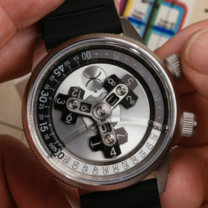 Xeric Vendetta II Automatic Wandering Hour Silver Black - Watches.com - V2A - 1113 - 03R