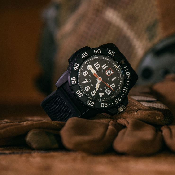 Luminox Swiss 3501 Navy SEAL Black | Watches.com